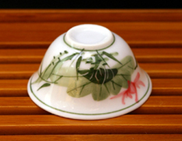 白磁 茶杯 手描き 緑蓮花