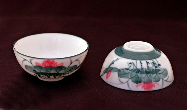 ボーンチャイナの茶杯　手描き緑蓮花1