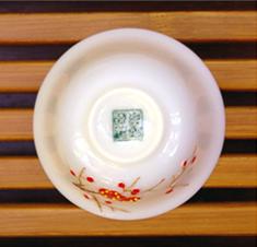 白玉瓷 茶杯 手描き 紅梅