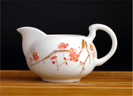 白玉瓷の茶海　手描き紅梅