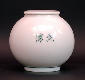 磁器の茶缶 手描き緑菊花B